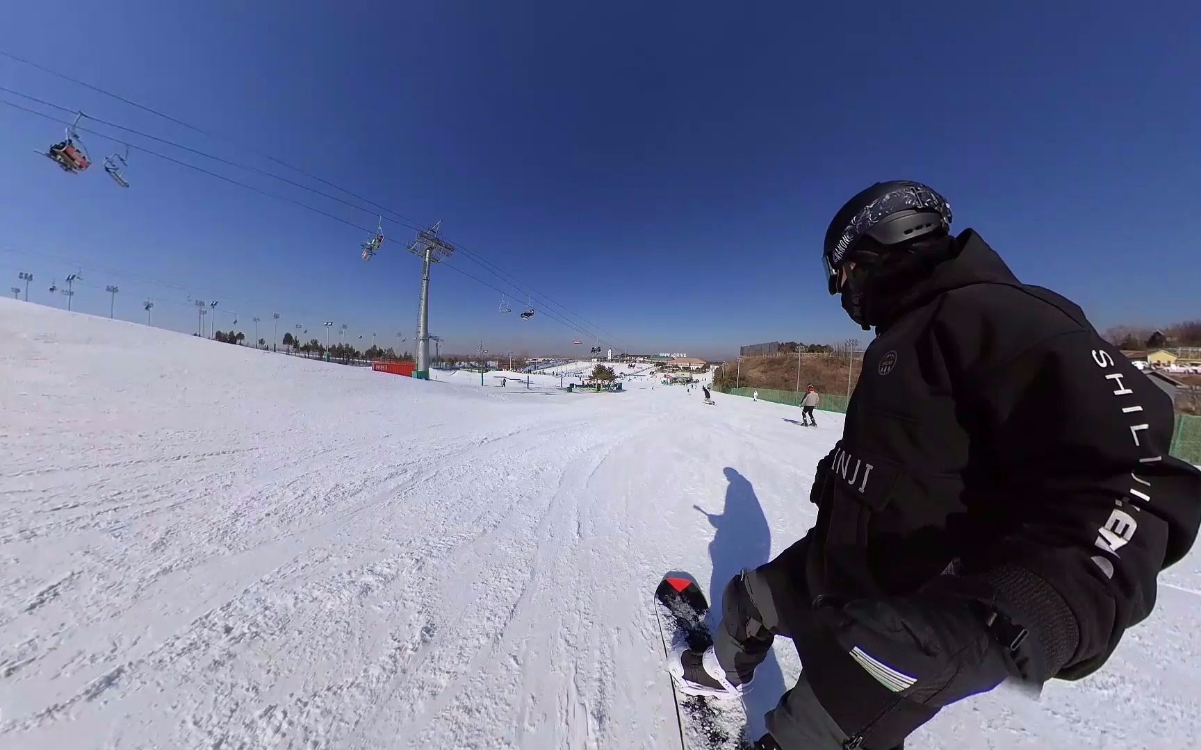 南山滑雪场的中级道坡度非常舒服 就是太短了不过瘾