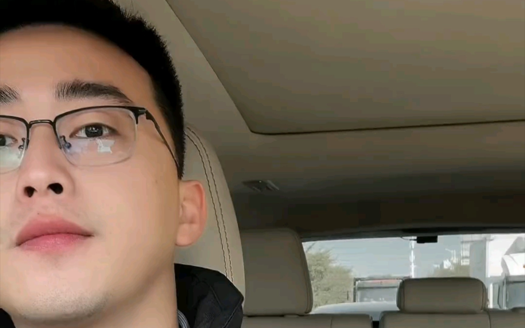 当你的男朋友出差车内自拍