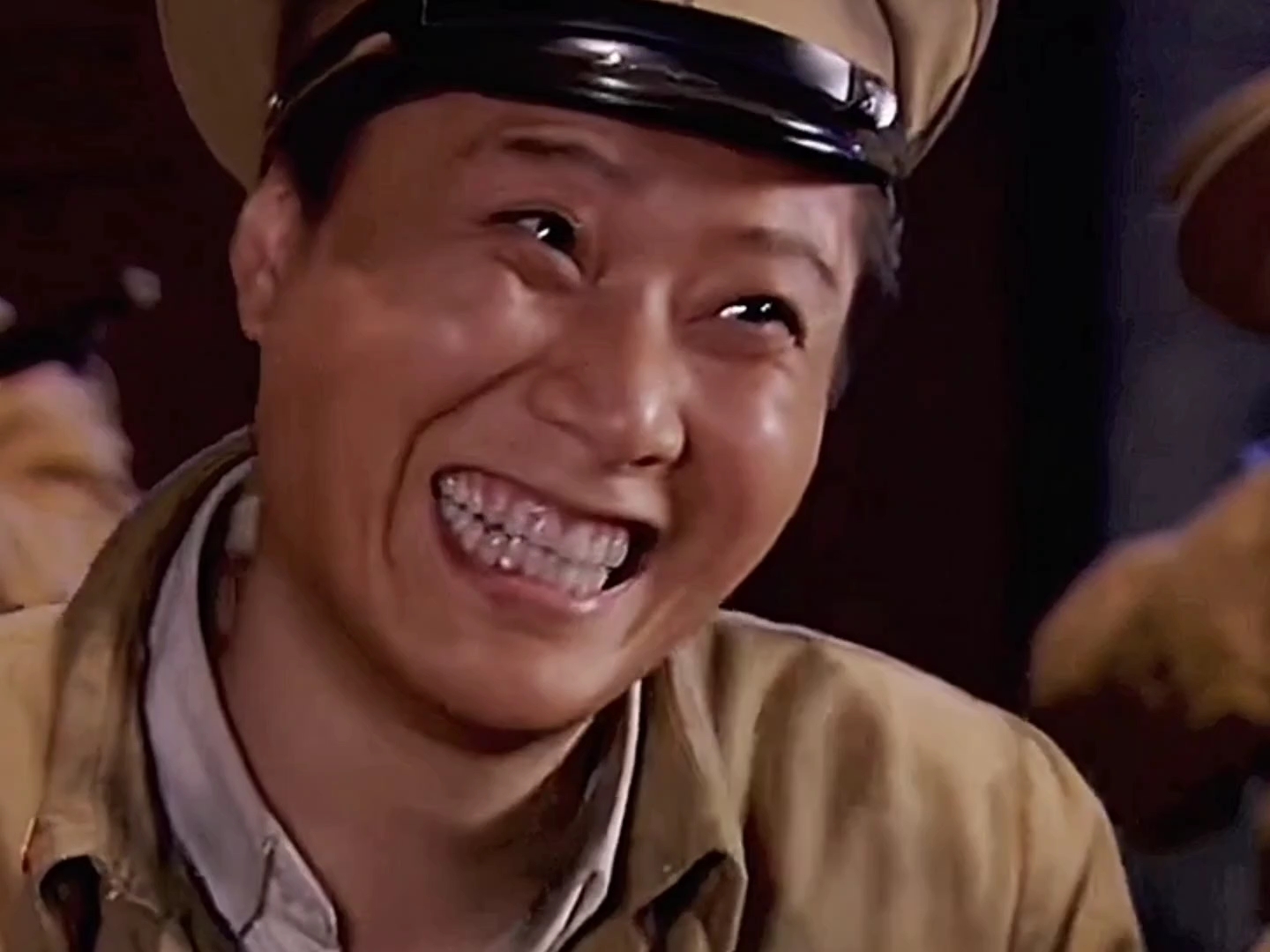 这个汉奸笑的真难看