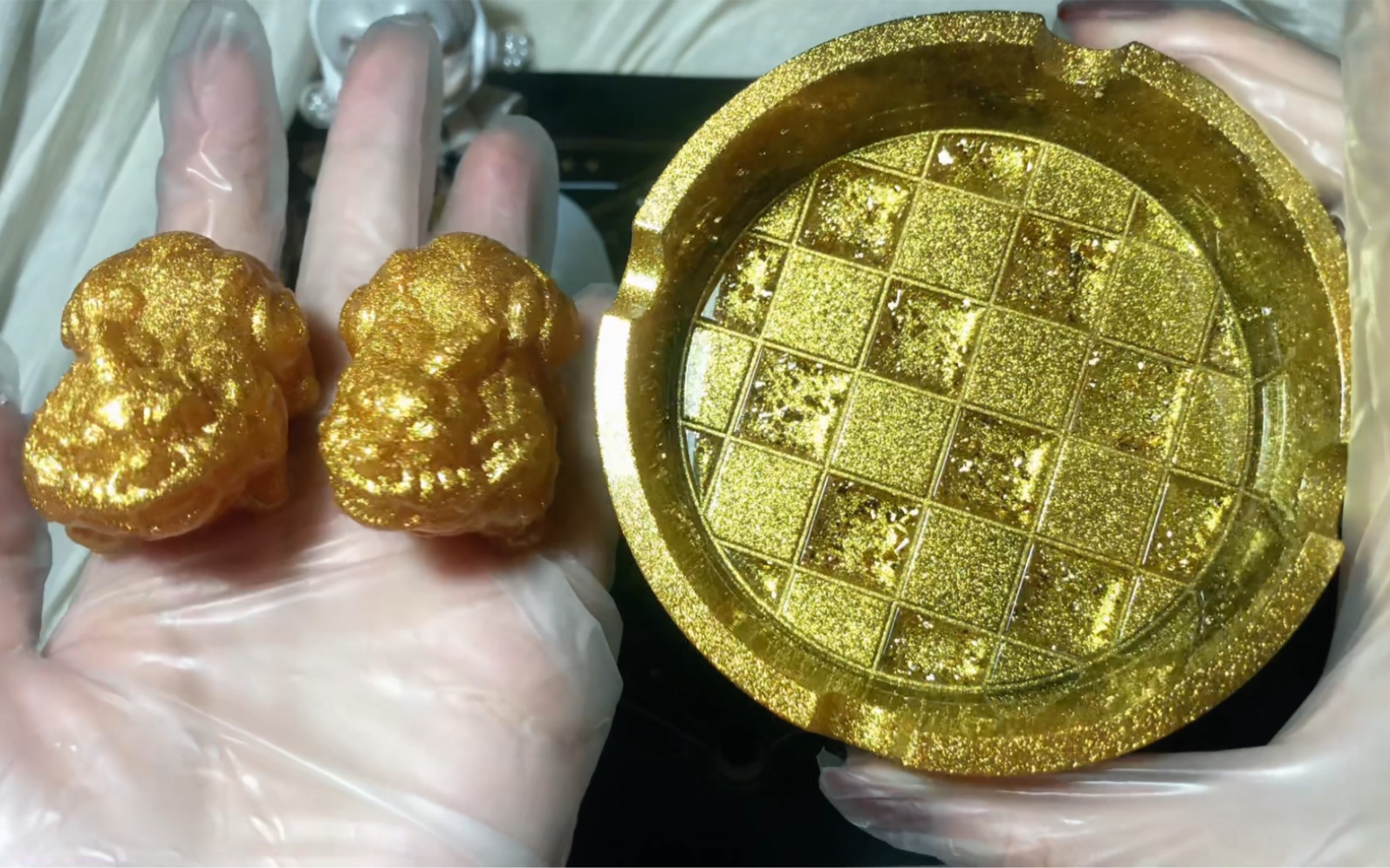 这是一个土豪金哥们儿定的土豪金颜色