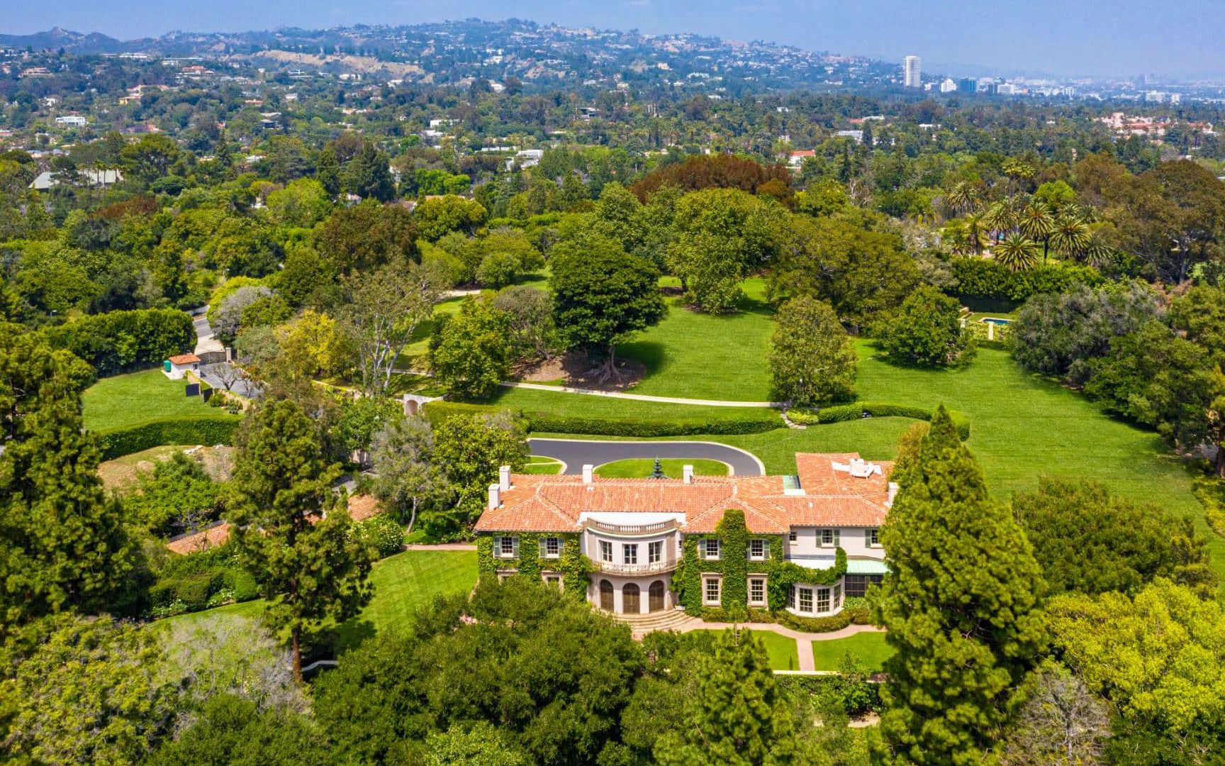 价值1.15亿美元~霍姆比山猫头鹰古典庄园 / 141 s carolwood dr