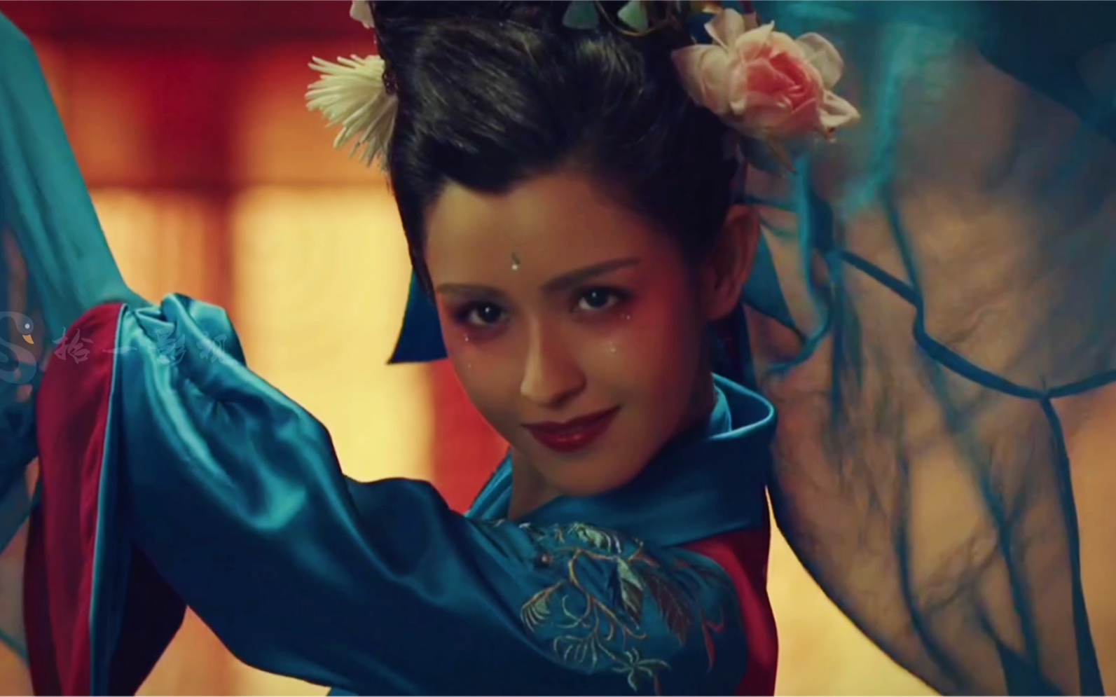 李现饰演《赤狐书生》中的白十三,而杨紫也在这部剧中,她们有怎样的