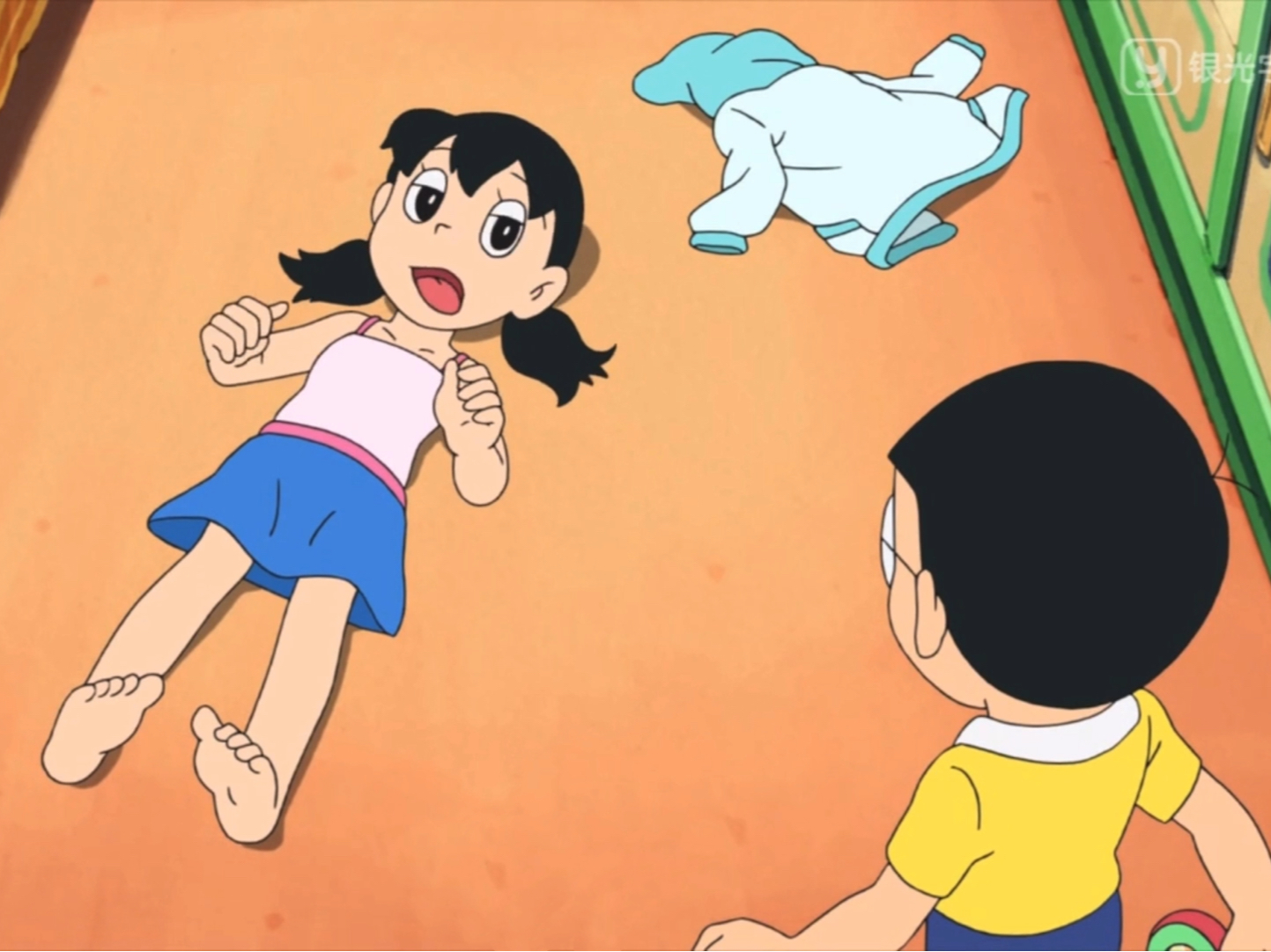 哆啦a梦之大雄非要用道具看静香昨天吃了什么点心,结果当即喜提一枚"