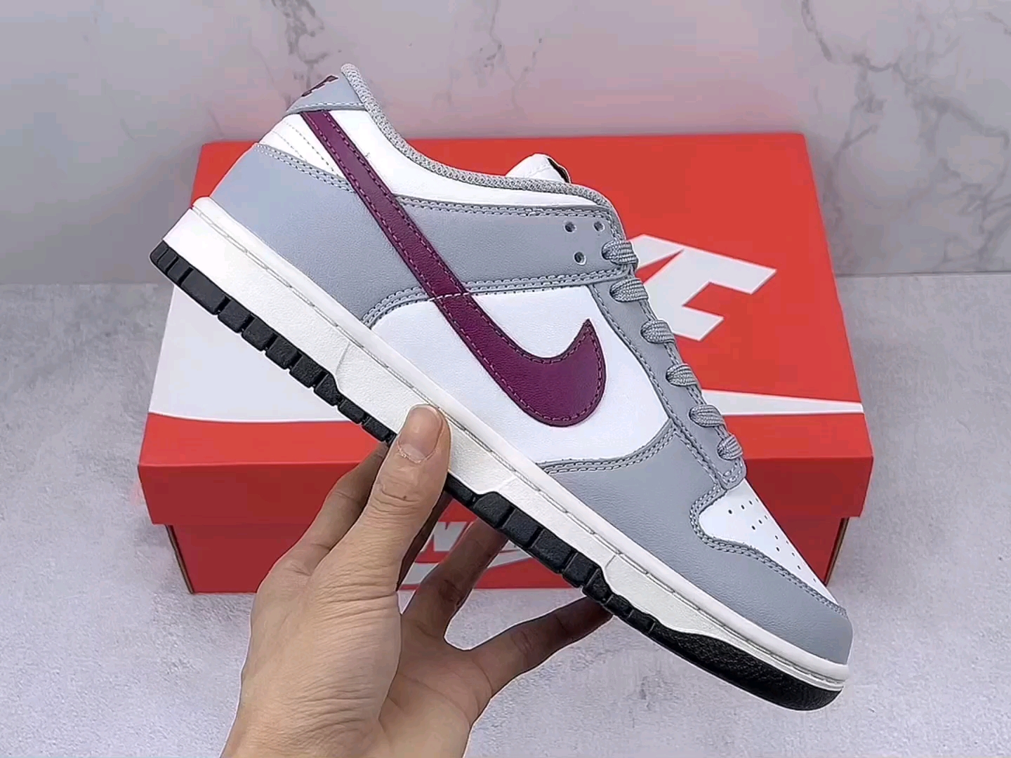实拍视频dunk 白灰 酒红勾 nike sb dunk low纯原大厂出品推荐货号