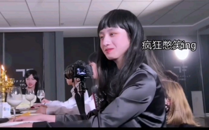 tf家族朱志鑫朱志鑫女裝感覺也太呆了點