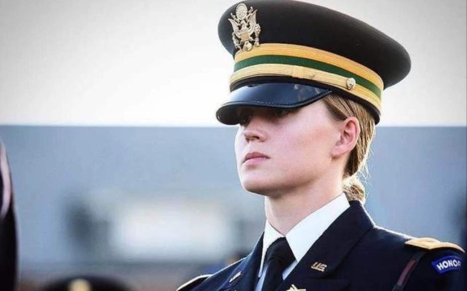 美国女兵个个都是魔鬼的身材,天使的脸蛋!