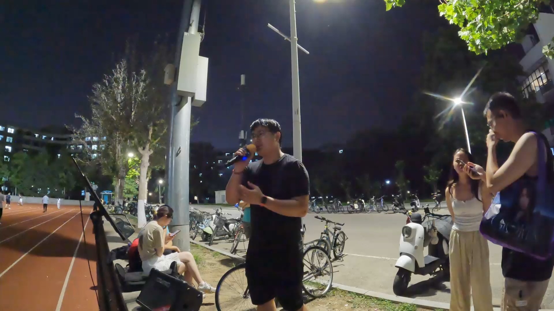 化作一颗星,做你的眼睛,穿越光年陪我等天明(cover 小桦-水木年华)