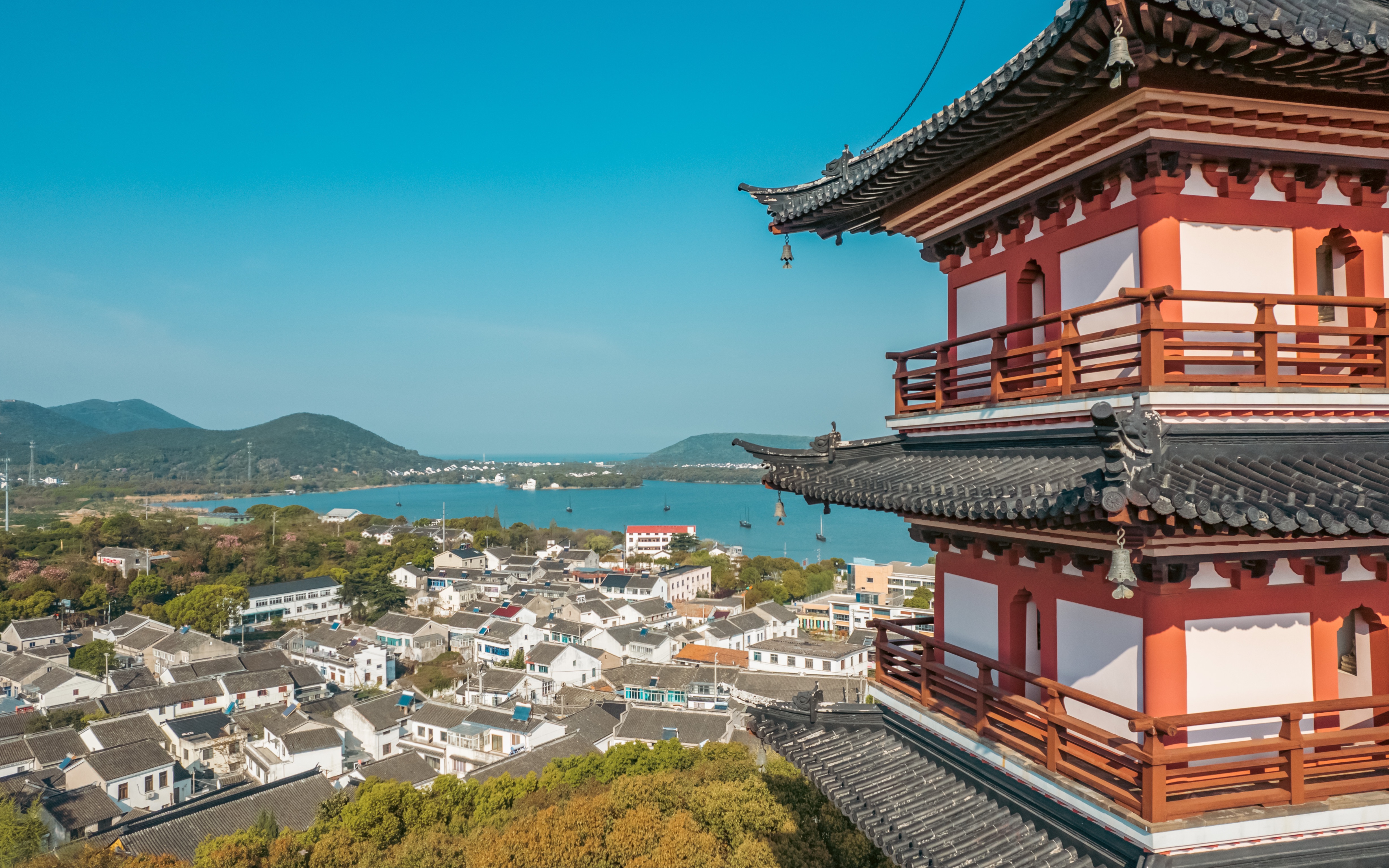 4k 坐落在苏州光福的铜观音寺,在晚樱的衬托下,格外美丽_哔哩哔哩