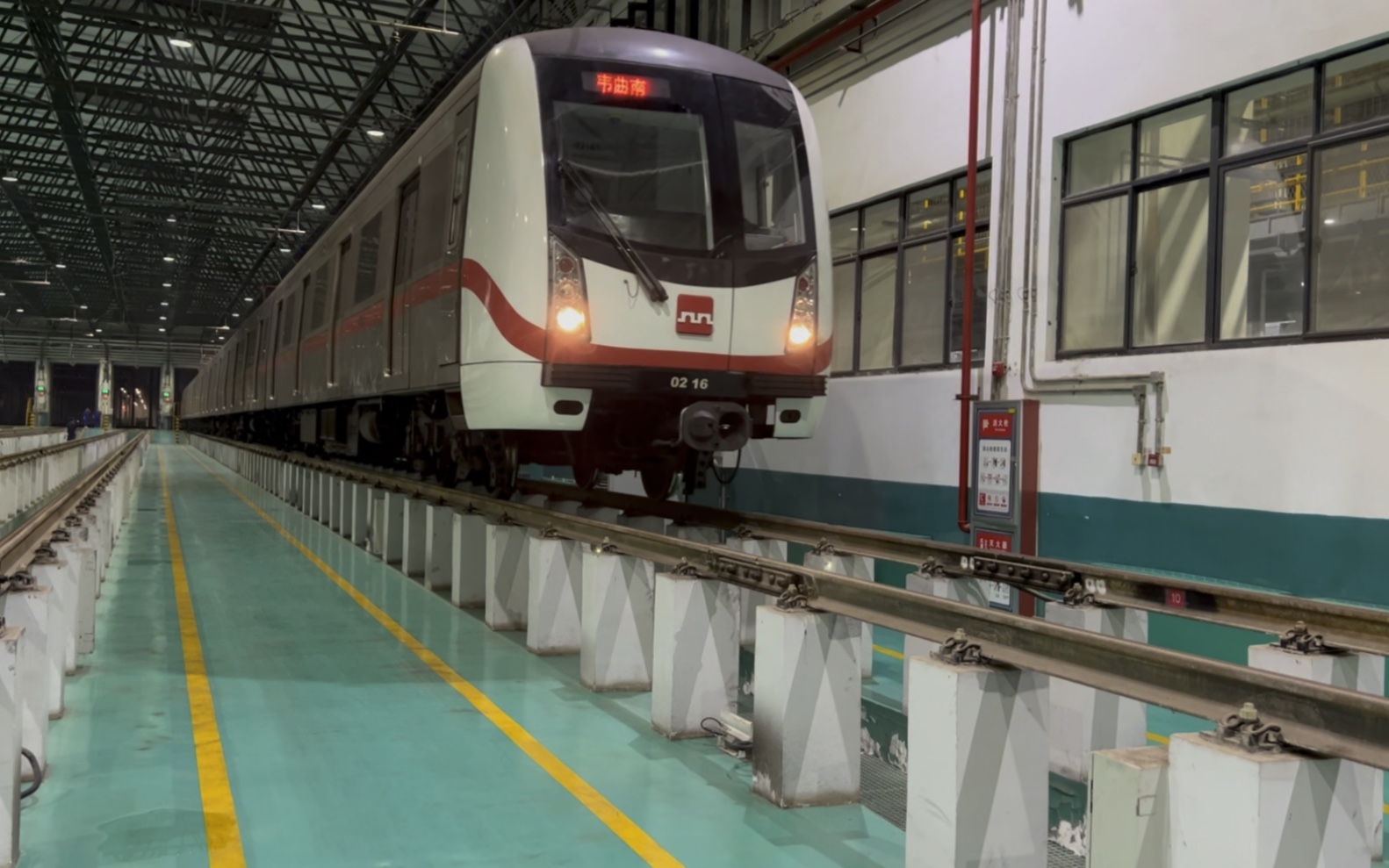 西安2号线列车回库_哔哩哔哩_bilibili