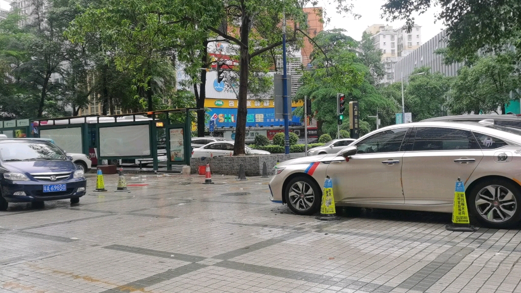 独特的视角广州公交27路东莞庄一横路口站出站