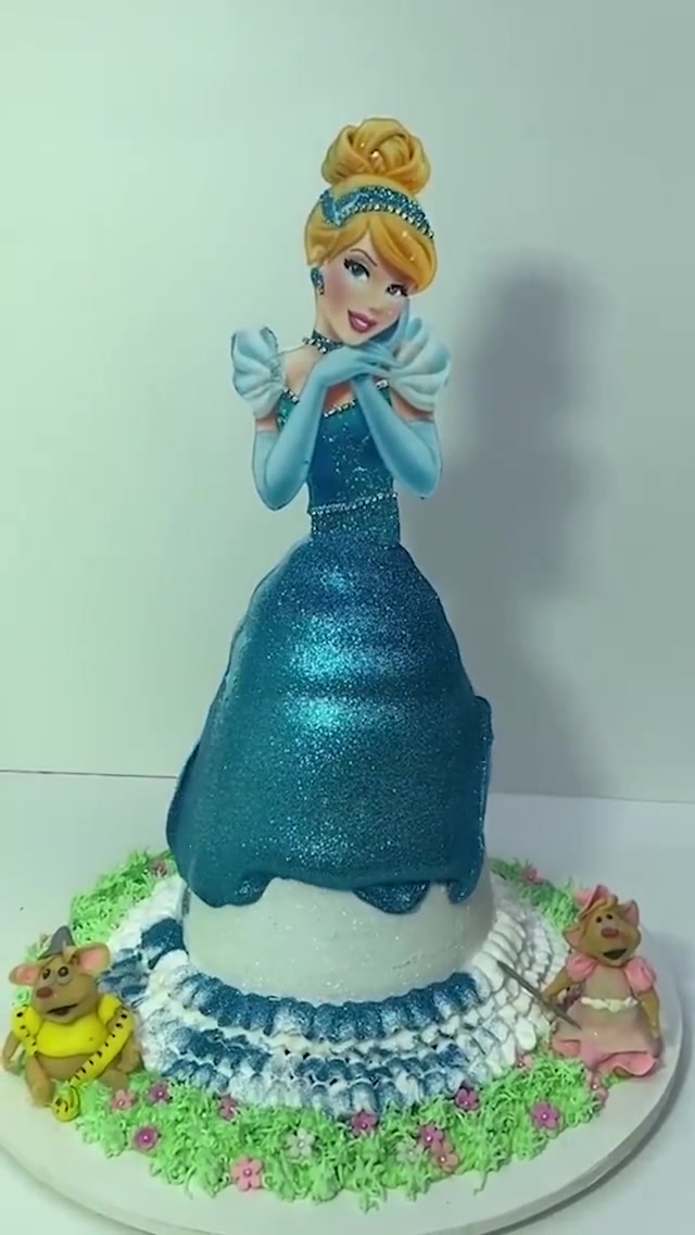 一组,自带"流沙"效果的公主裙~ 女孩子都无法拒绝这样的生日蛋糕吧?