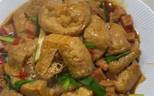 三块钱的豆腐泡，竟然做出饭店一盘28块的香辣豆腐泡，一口下去满满的汤汁，超下饭