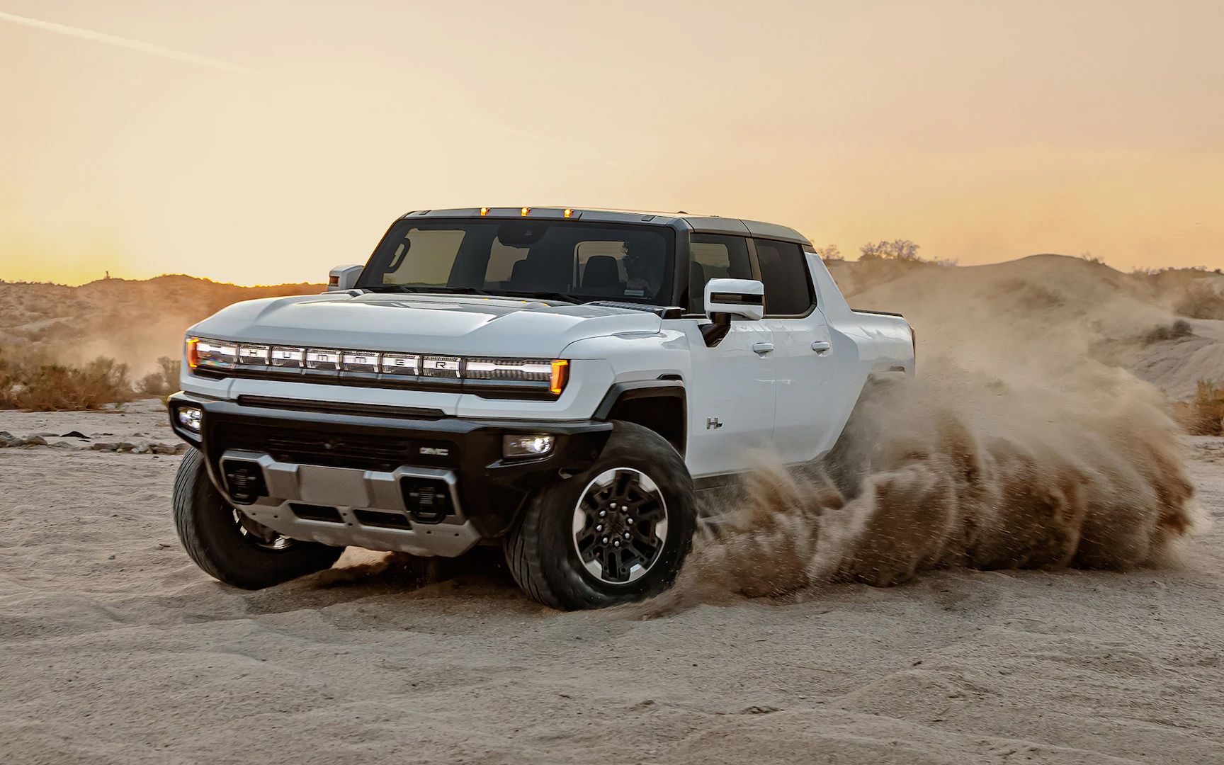 与时俱进的重生 当猛男遇上hummer ev 悍马电动车,是男人的终极梦想吗