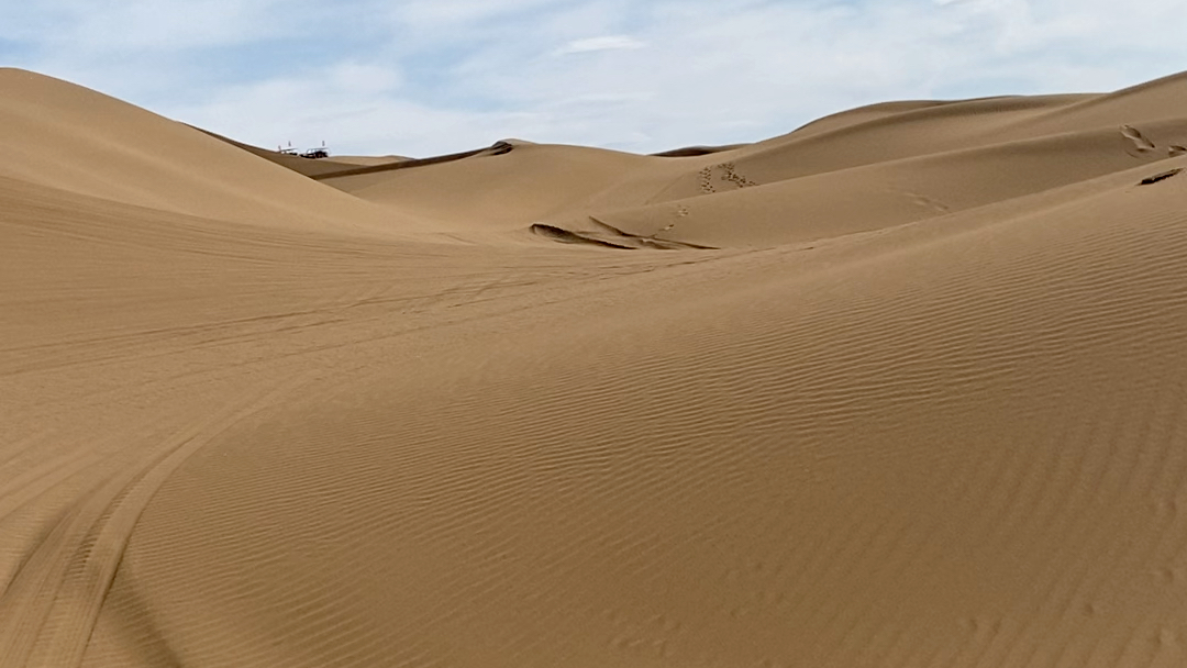 吐鲁番库木塔格沙漠上山之旅