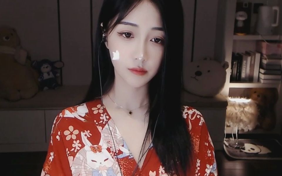 红袍美女主播:轻语 哄睡 助眠 催眠 口月空音,手法牛皮