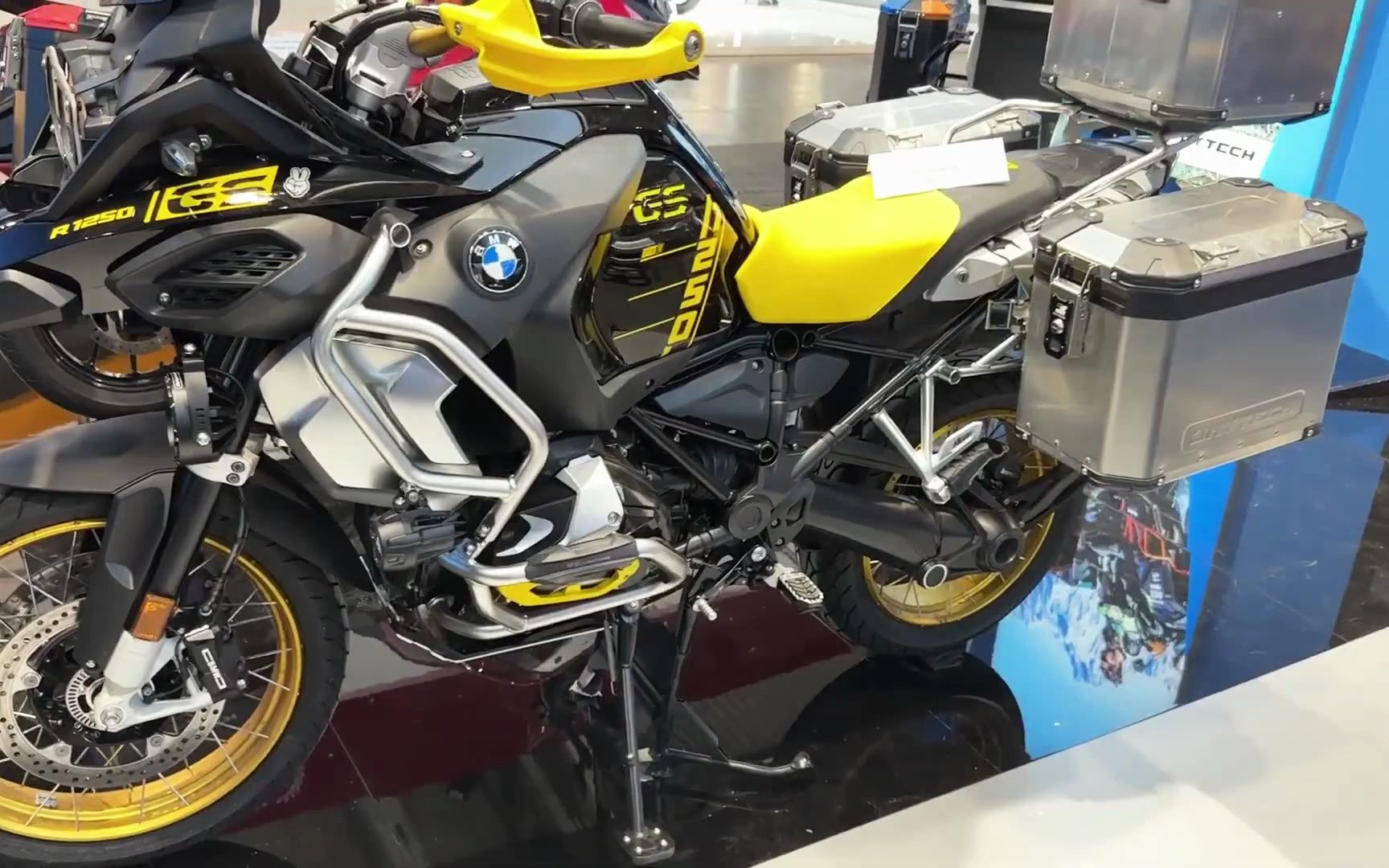 2023 bmw r1250 gs adventure triple black and 40 years edtion