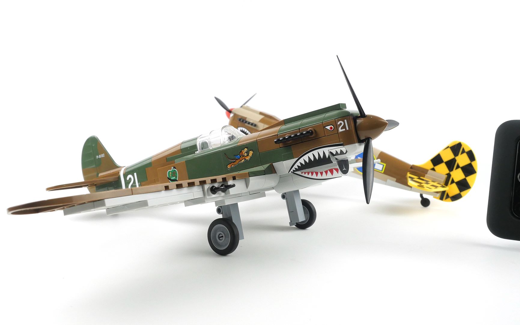 对比cobi积木p40战斗机