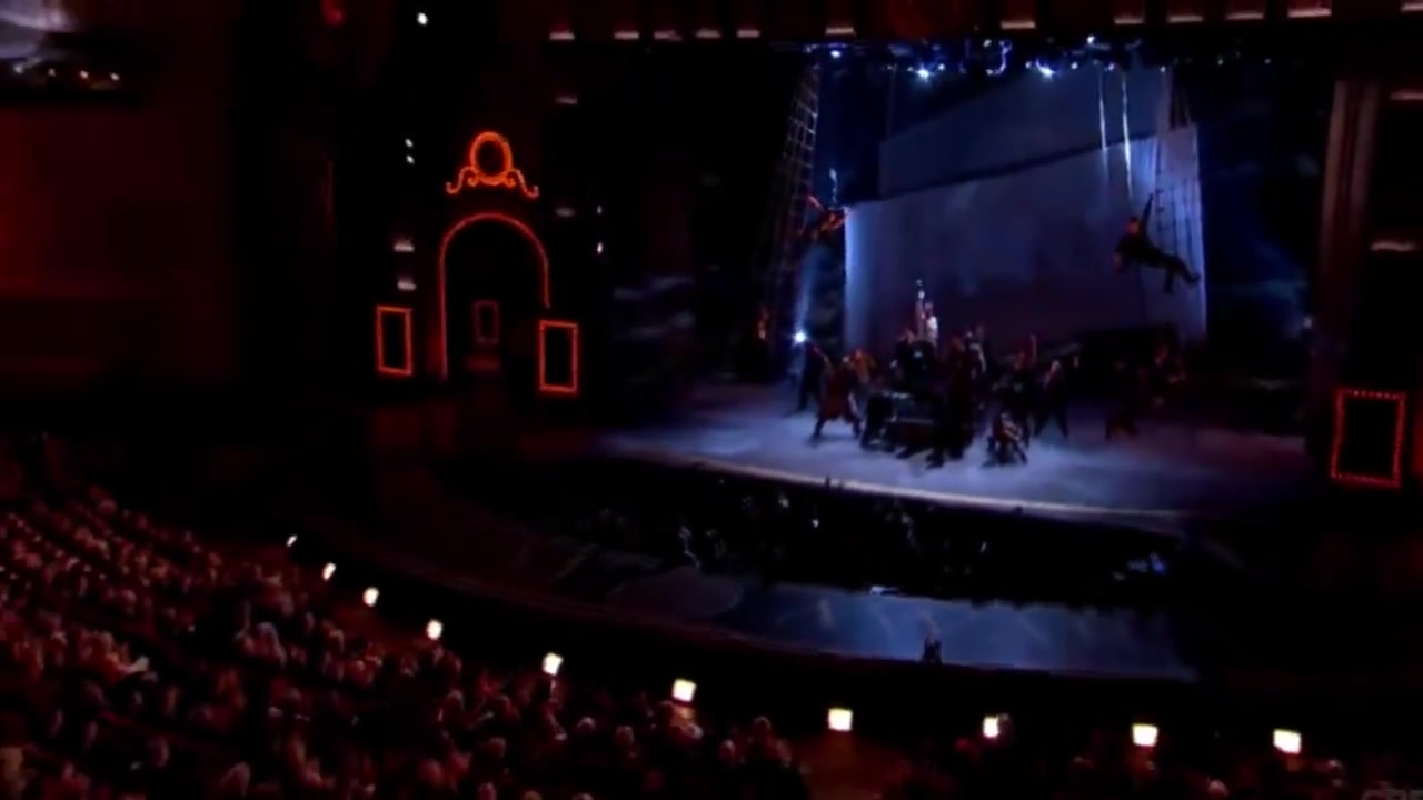 [图]Stronger - Finding Neverland Performance Tony Awards 2015