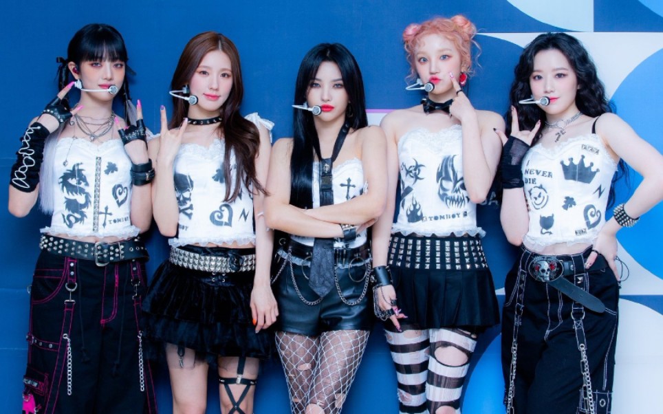 gidle的造型是鬼马精灵,都是芭比娃娃