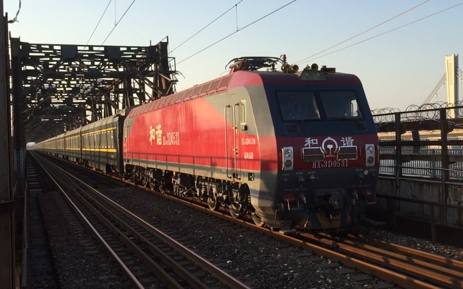 【京九线】电力客车z181通过京九线k1438 970处,限速45,京局京段hxd3d