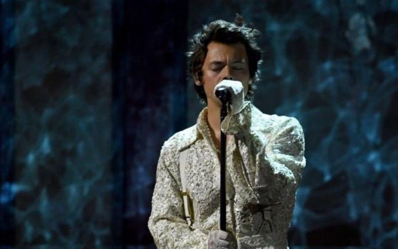 【harry styles】哈卷2020全英奖falling舞台现场| harry styles at