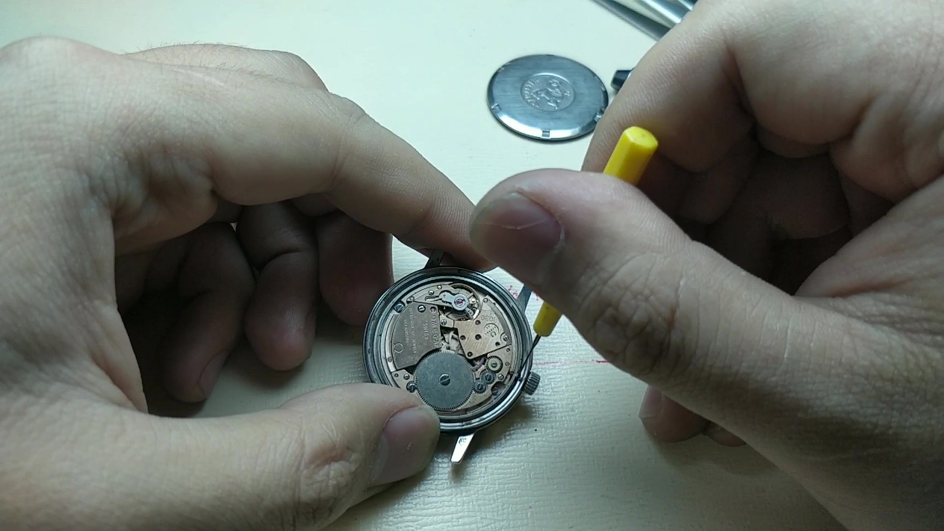 修表工作——欧米茄1030手动机芯洗油保养