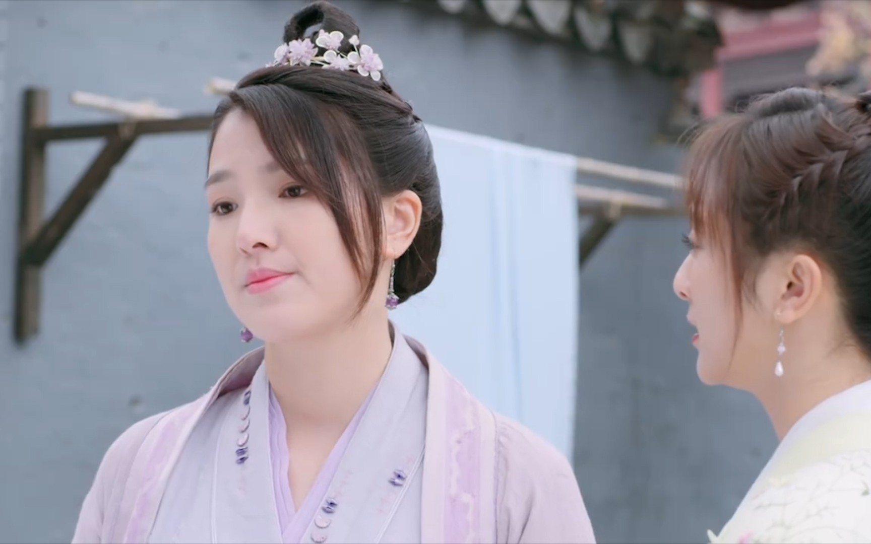 【小女霓裳】刀子嘴豆腐心,你身边有这样的人吗,是不是也像这个舅妈一