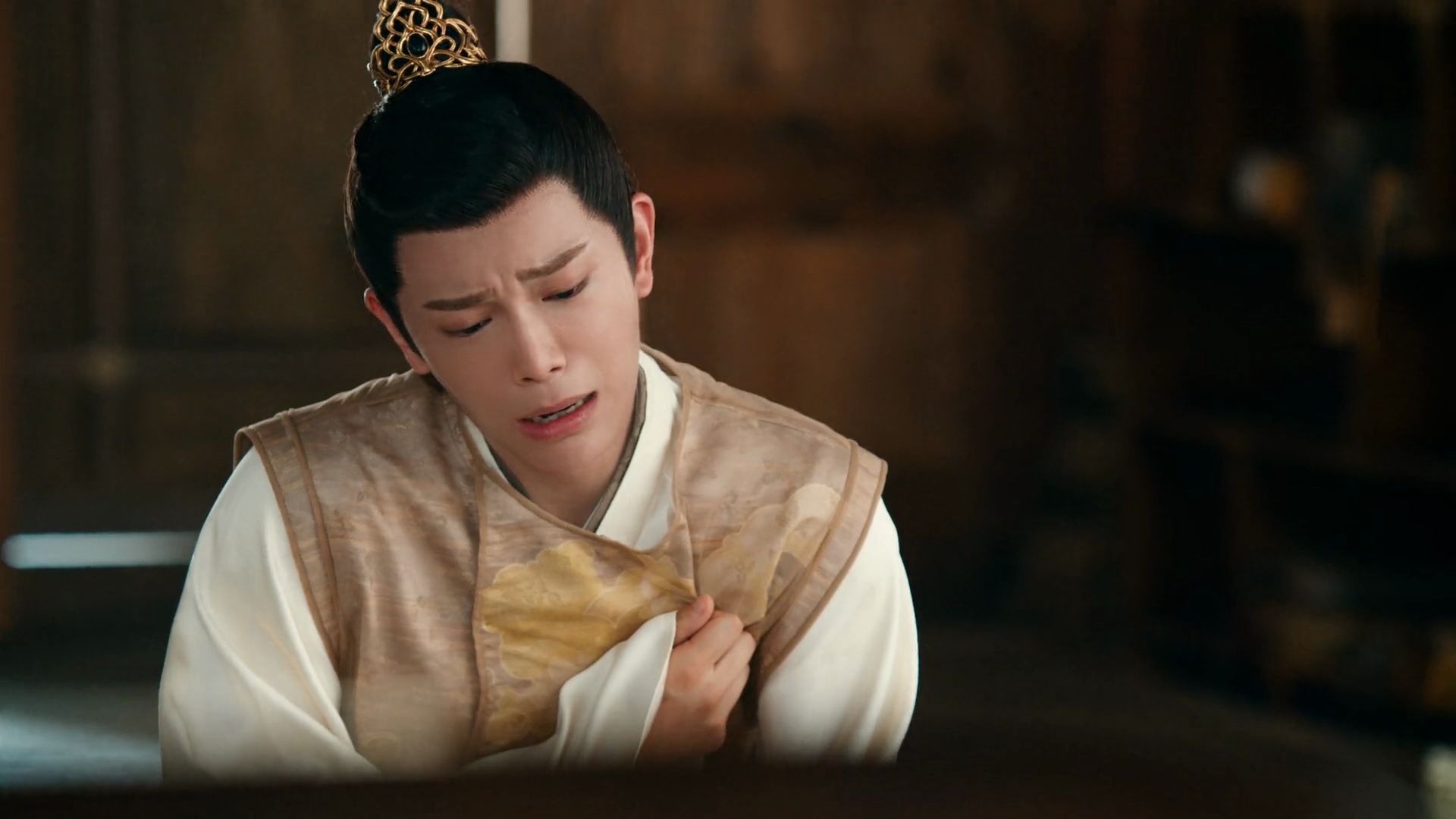 传闻中的陈芊芊:第四集;韩少城主大秀颜艺化身戏精,芊芊送琴,让韩烁大