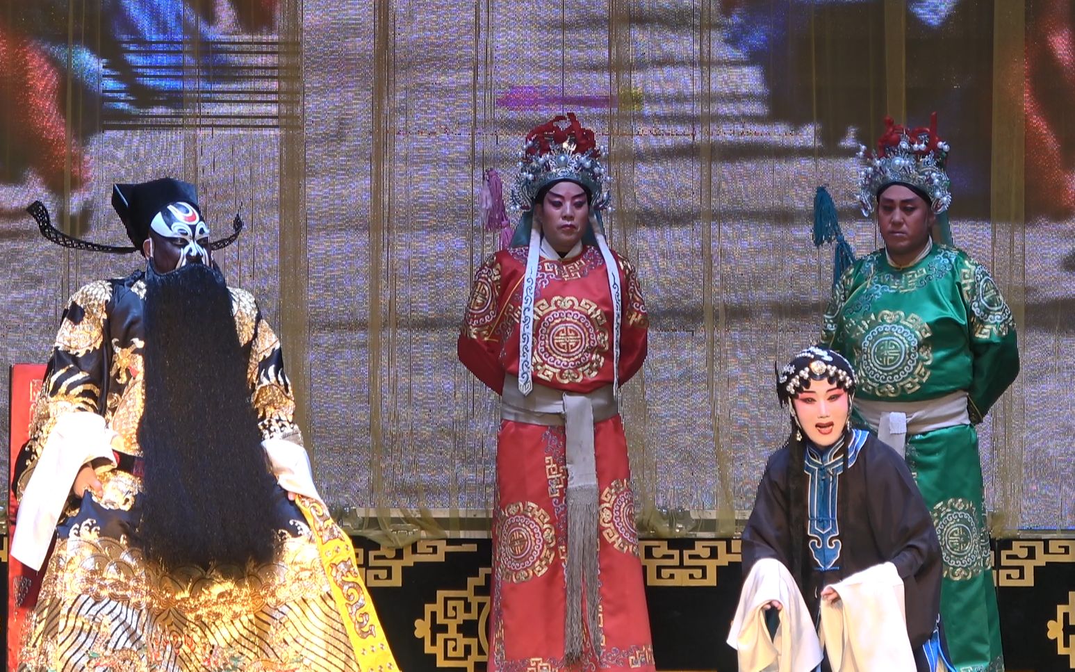 秦腔演出《铡美案》,美女的秦香莲演唱肝肠寸断,听来感人泪下