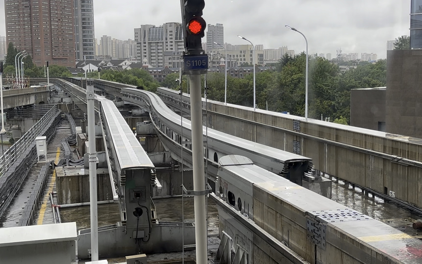 【芜湖单轨】鸠兹广场2号线道岔转辙工作