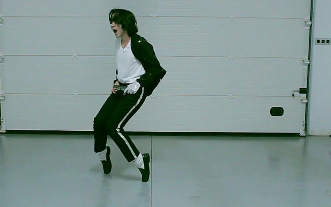 [图]【转载】外国大神表演Michael Jackson的Billie Jean（Alex Blanco）