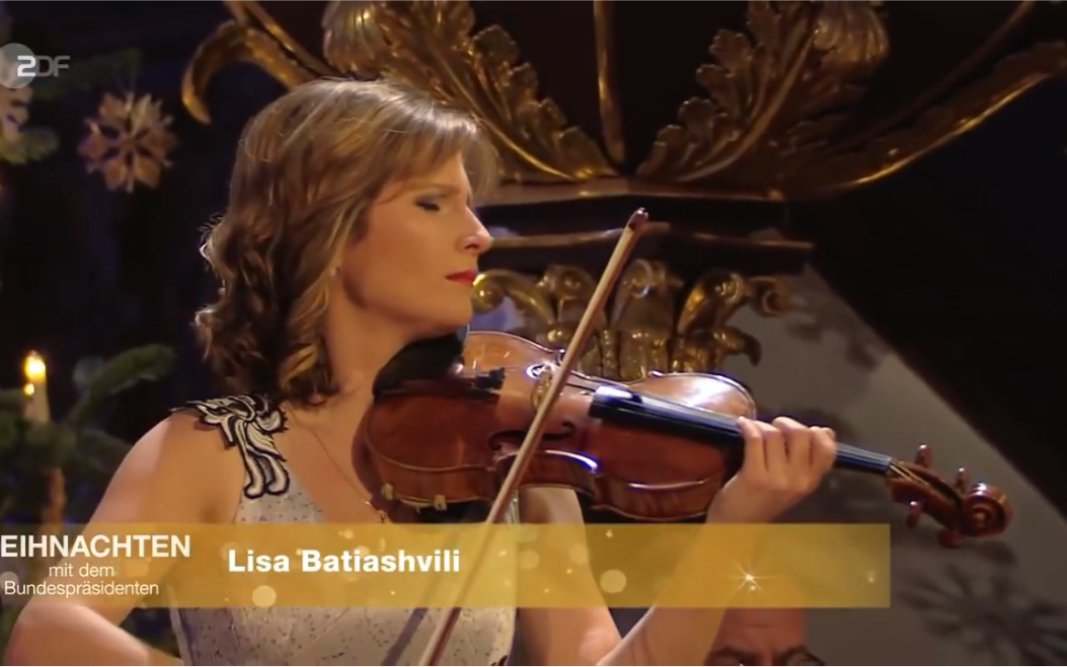 [图]丽莎•巴蒂雅施维莉 & 巴赫-G弦上的咏叹调 Bach: Air - Lisa Batiashvili & Violin