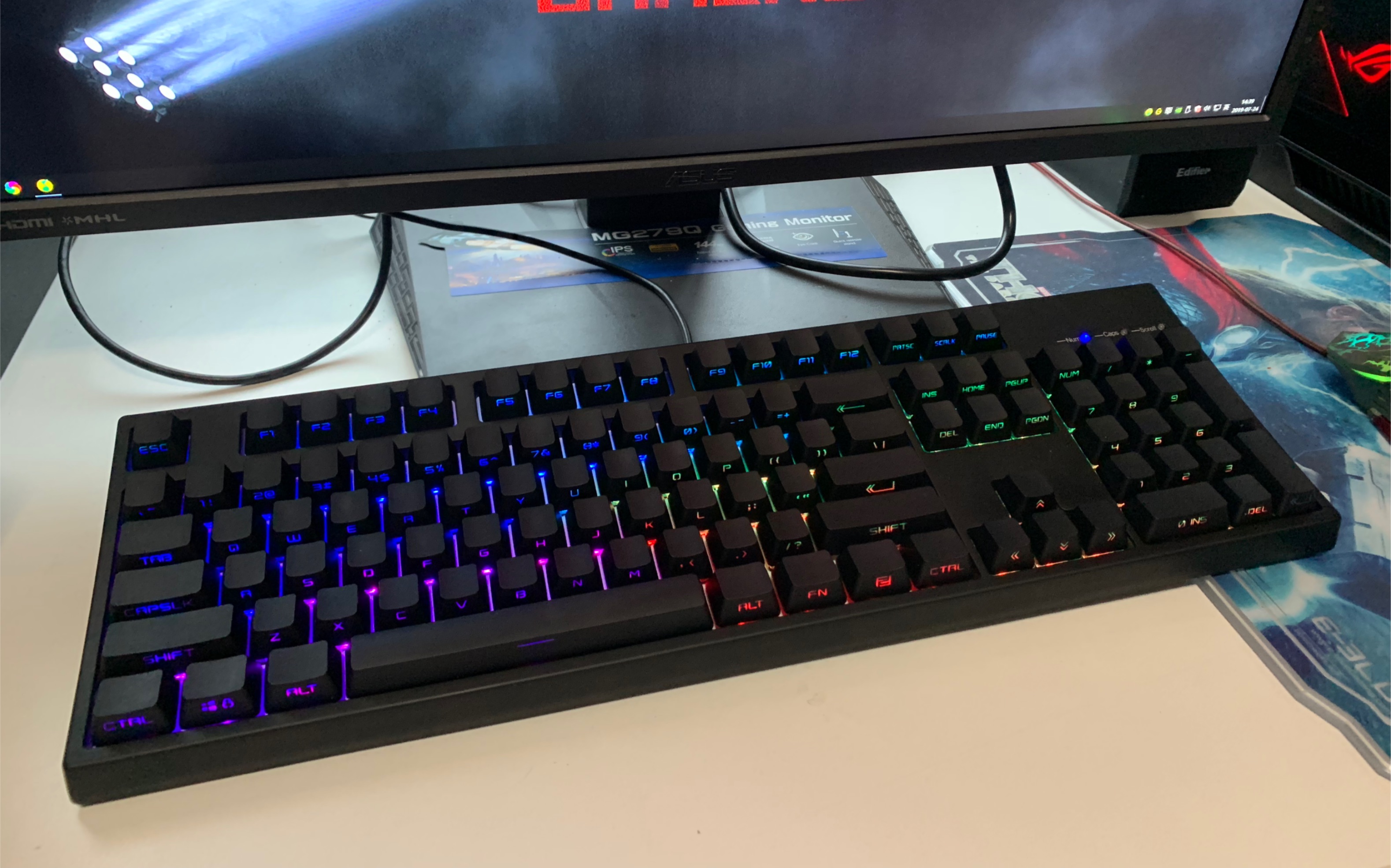 律动视频:凯酷vx系列104rgb机械键盘佳达隆光轴红轴手感