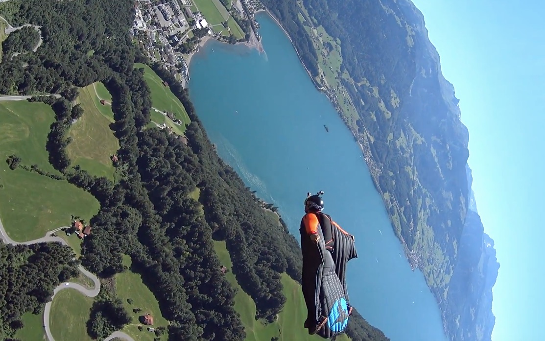 翼装飞行遨游天空看景色是多少人梦寐以求的