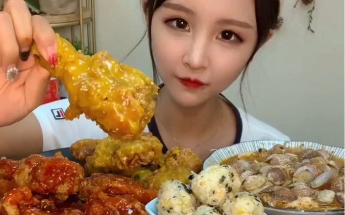 快手吃播大胃王猫妹妹很多很多好吃的