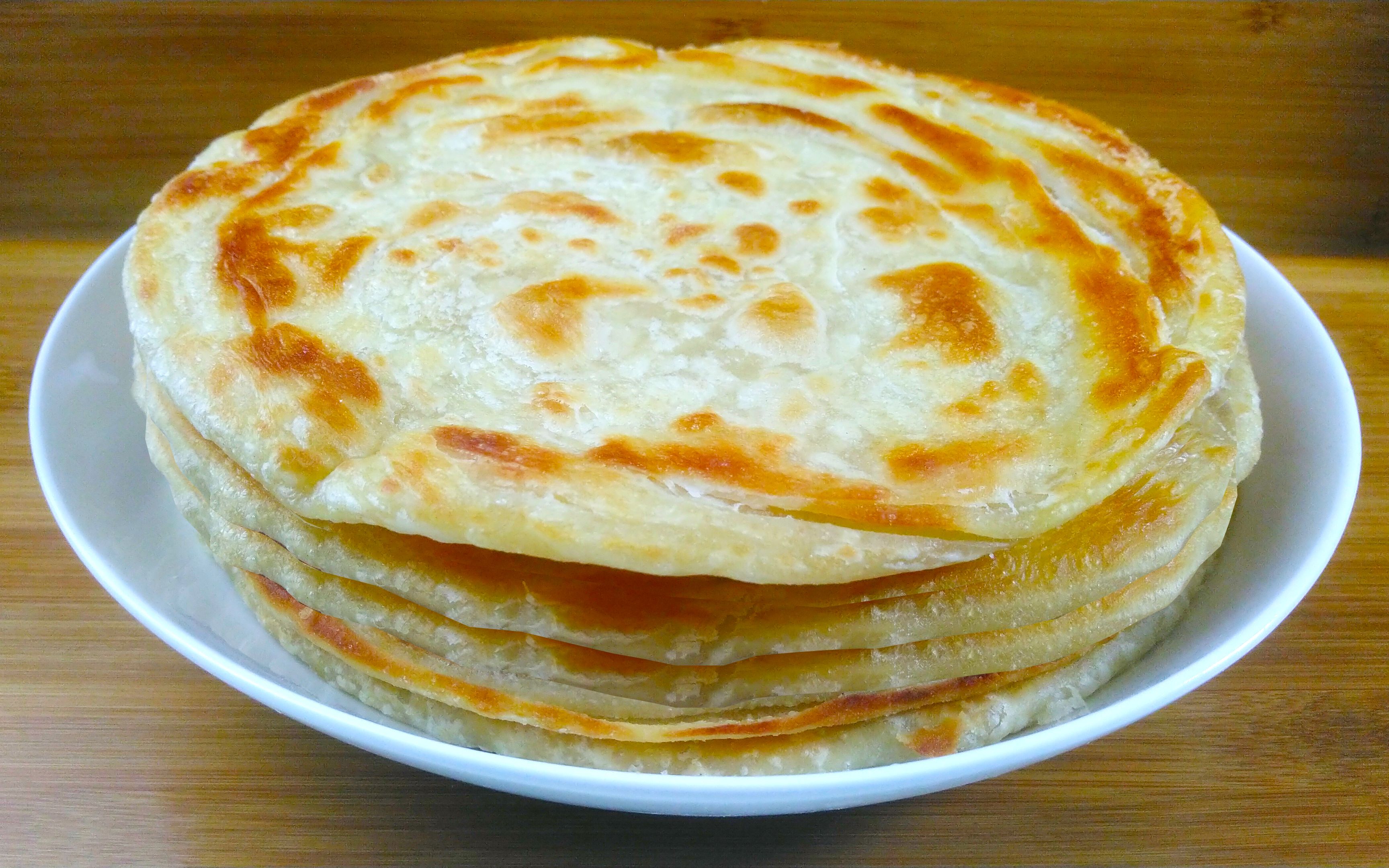 香酥手撕饼好吃的做法,外皮酥脆里面多层,咬一口满嘴香