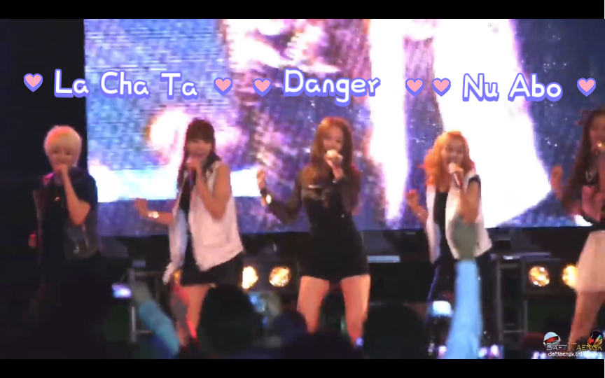 [图]【f(x)｜直拍】110512京幾大学庆典 La Cha Ta +Danger+Nu Abo