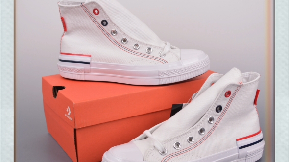 鞋在脚上,路在脚下,一双好鞋伴你相随.