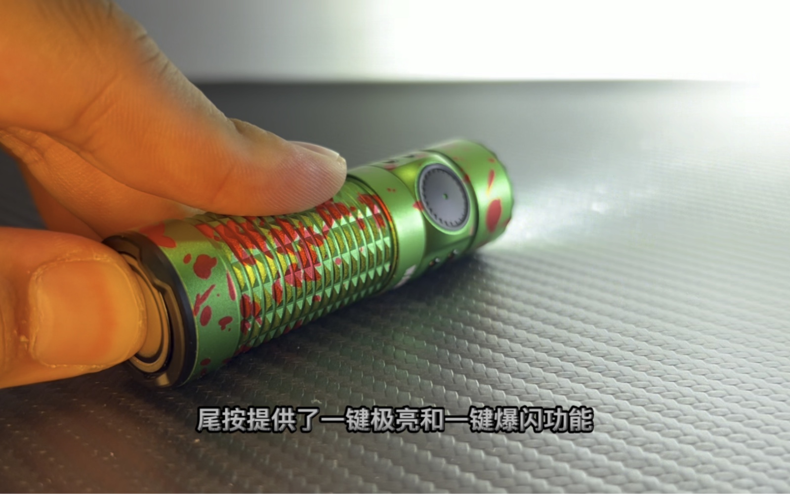 olight全新迷你战术手电:武士nano哔哩哔哩bilibili