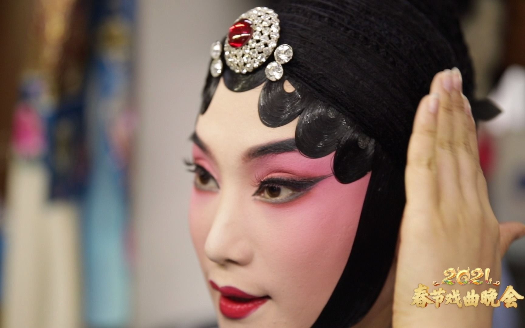 看黑龙江省京剧院演员马佳如何饰演王宝钏._哔哩哔哩_bilibili