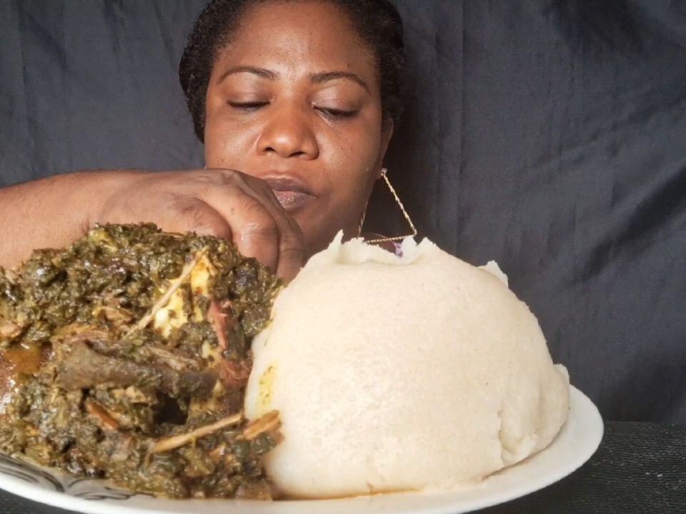 非洲fkay女士-尼日利亚阿芳汤和fufu