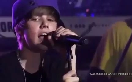 [图]Justin Bieber Never Let You Go (沃尔玛现场 2010)