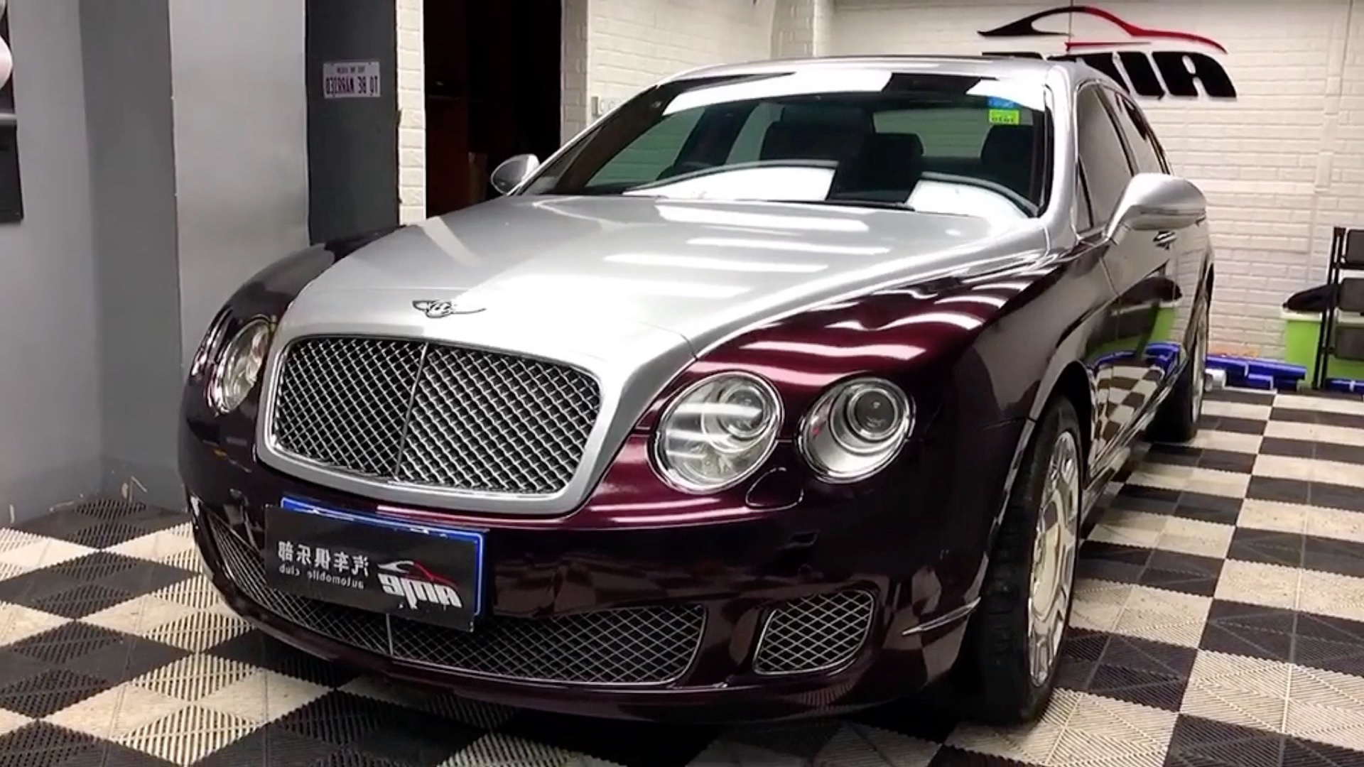 宾利飞驰改色贴膜,漆面双拼改色贴膜效果,杭州专业汽车改色施工_哔哩