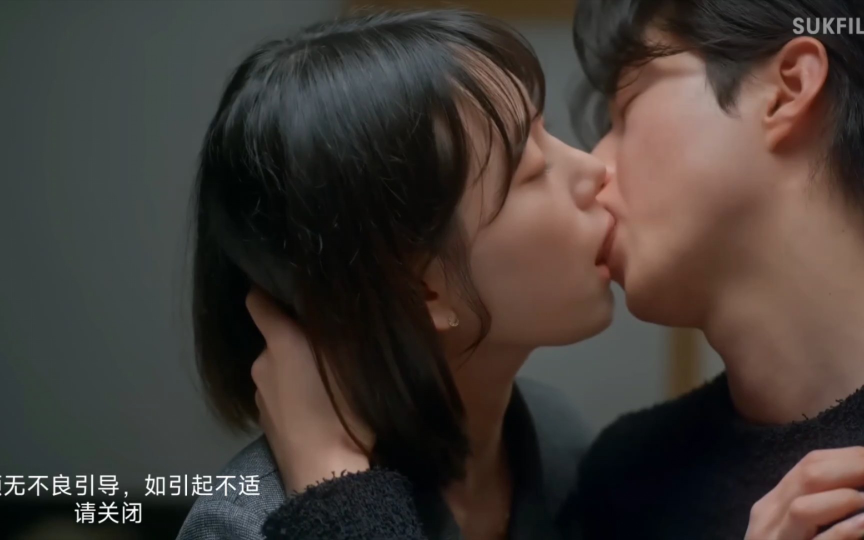 [图]【kiss】韩剧超欲舌吻戏。