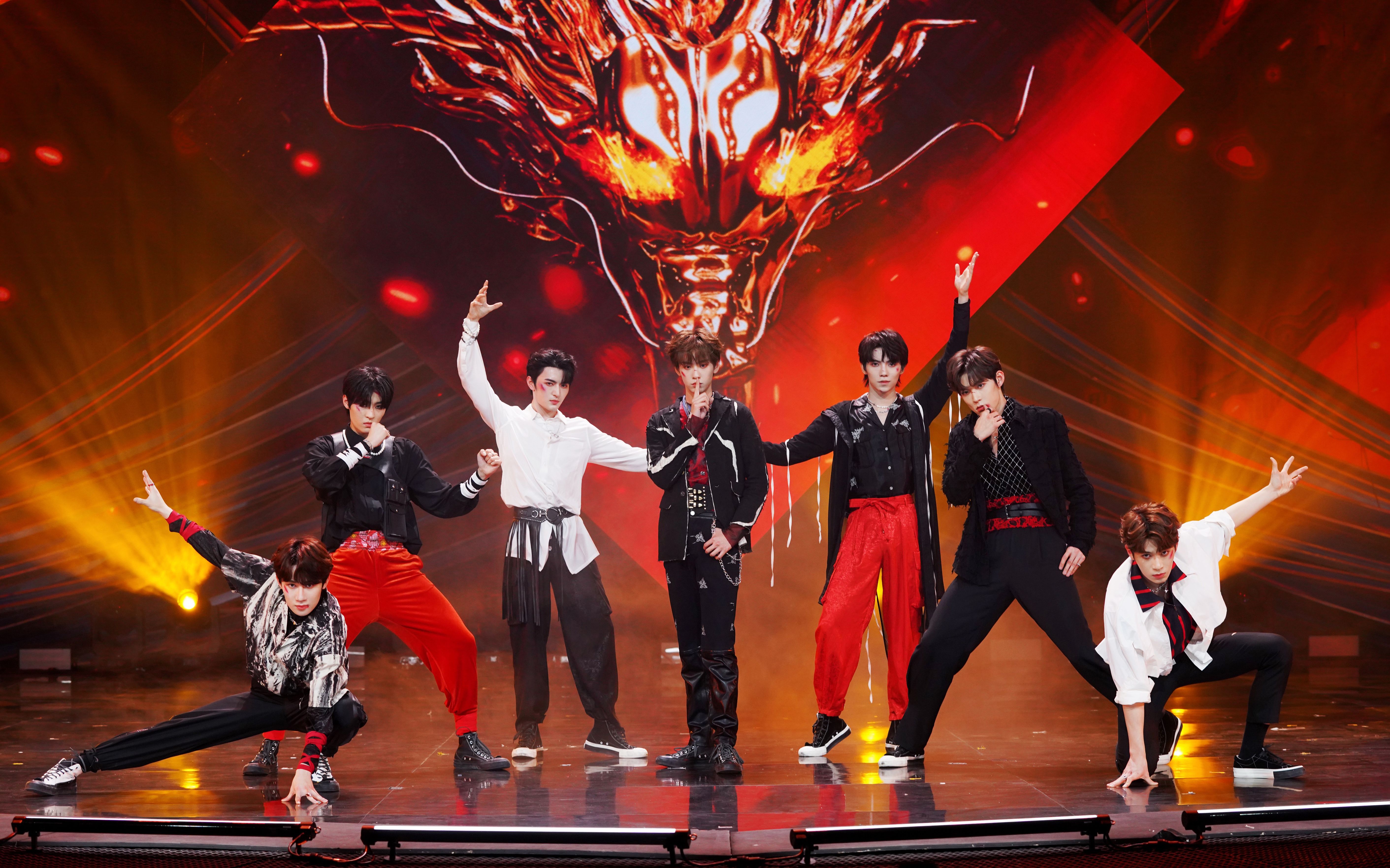 【官方视频】青春有你3位置测评《英雄》纯享舞台_哔哩哔哩_bilibili