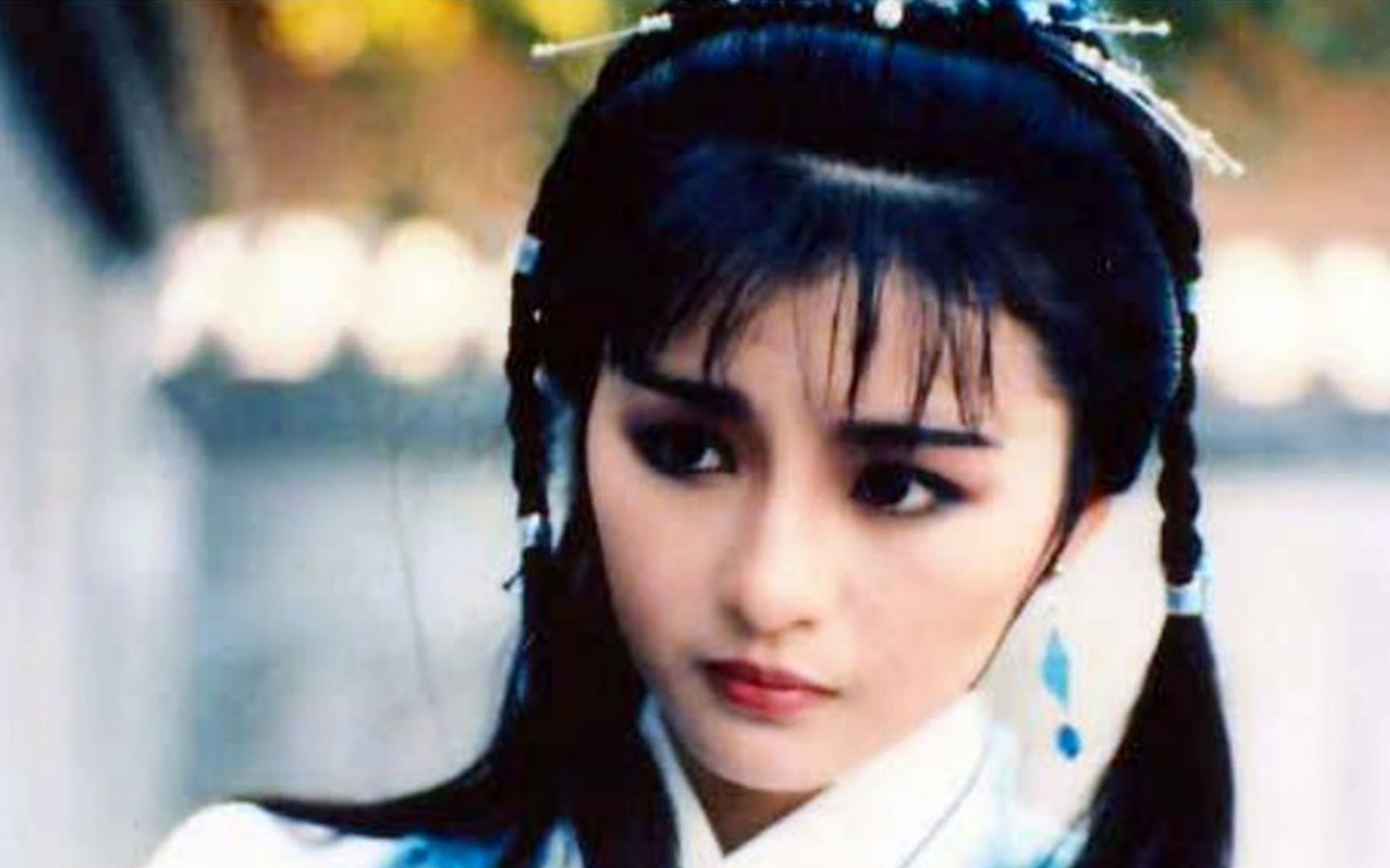 《越女剑》主题曲,当年21岁李赛凤饰演的阿青,惊艳了多少人