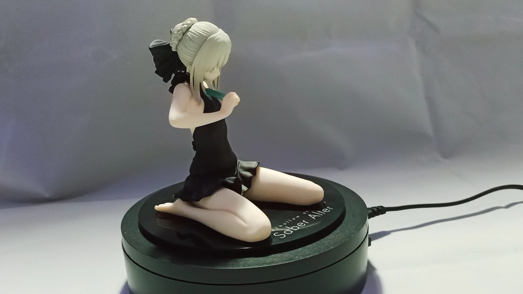 wava alter 黑saber泳装,希望标题没写错.