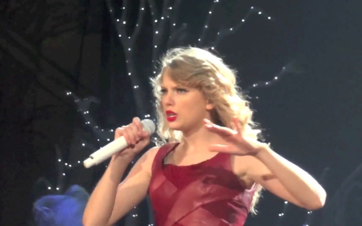 [图]【Taylor Swift】有屁巡演 美霉演唱Haunted