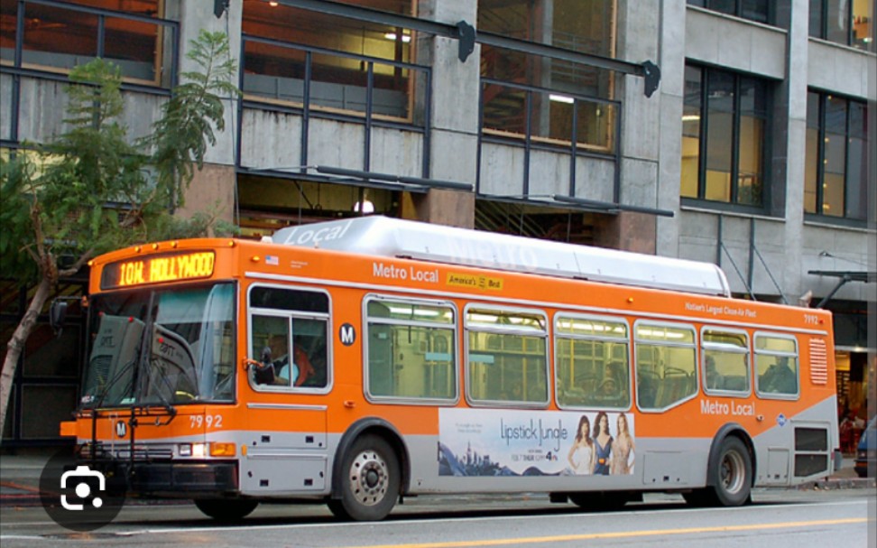 又安全又有空调 美国公交车最后一排已经成为毒品交易的首选场所 (7