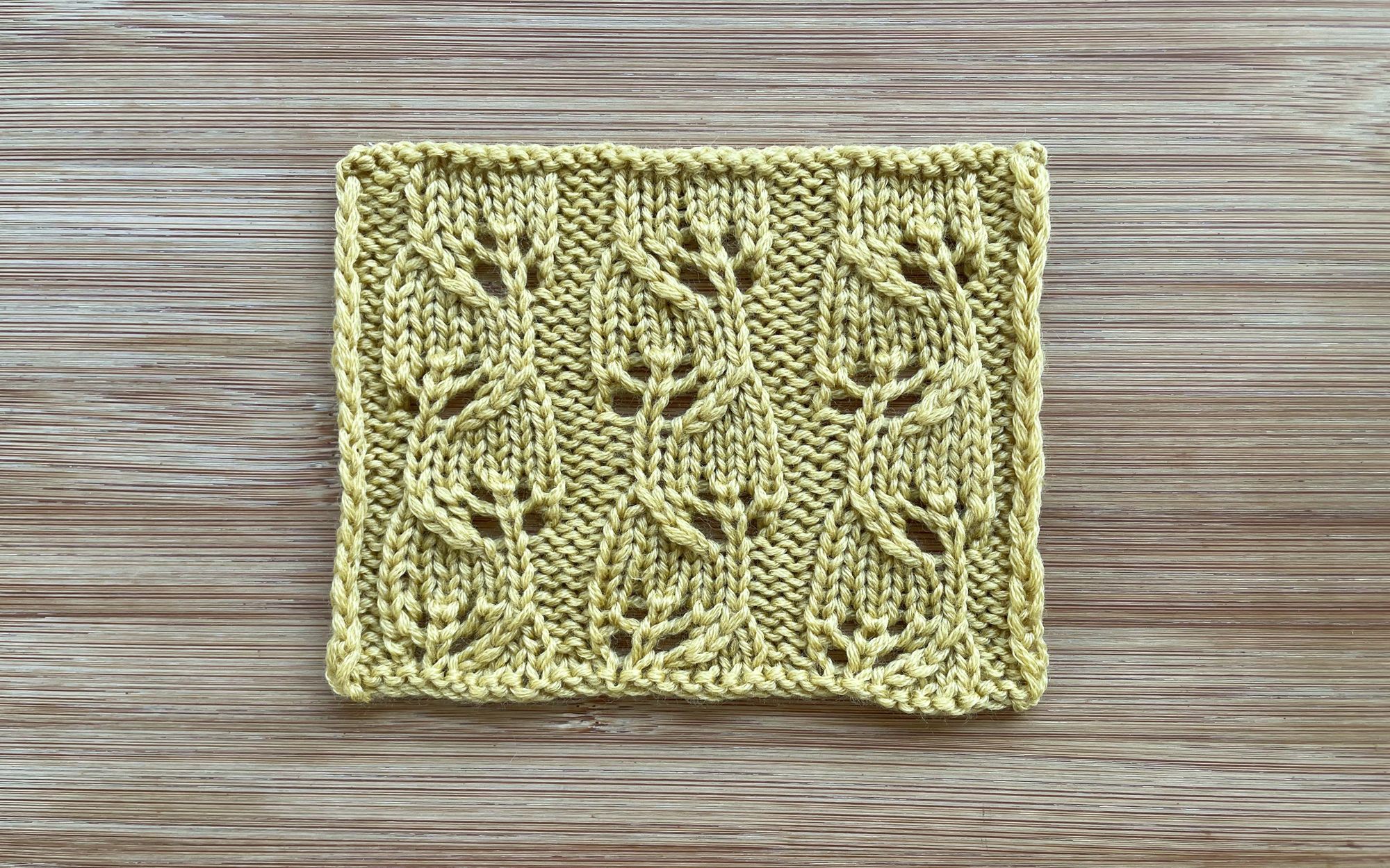 【轻描编织】天寒地冻,织条围脖御寒吧,试试这款叶子花花样,漂亮好织